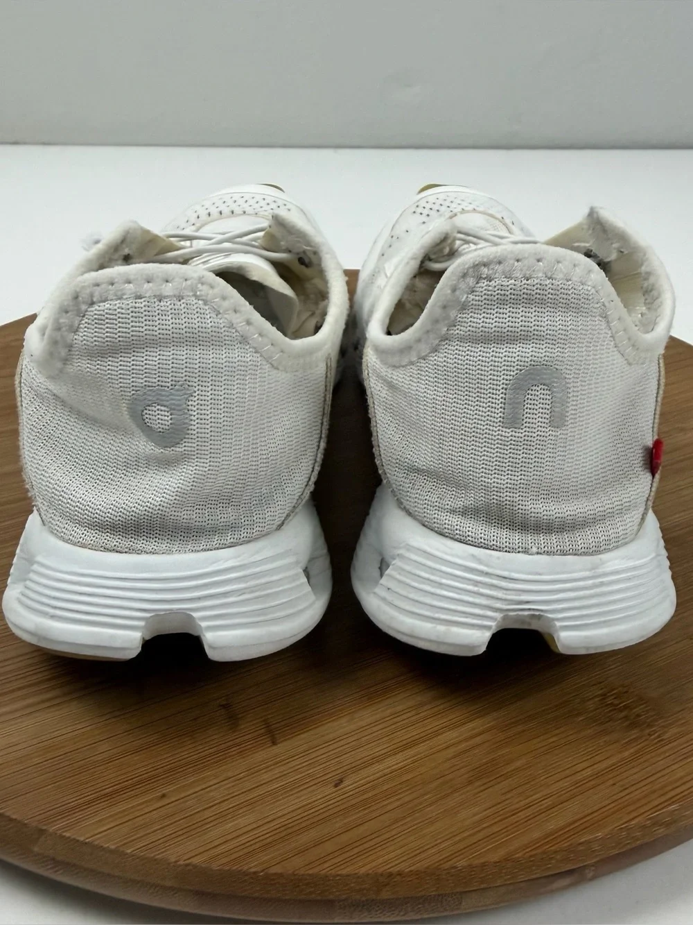 On Running lightweight knit